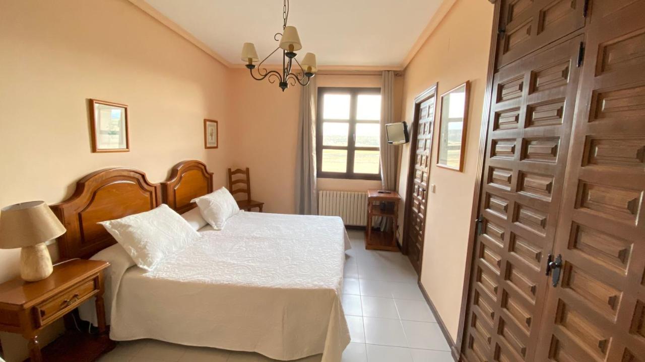 Hostal Las Paneras Avila Bagian luar foto