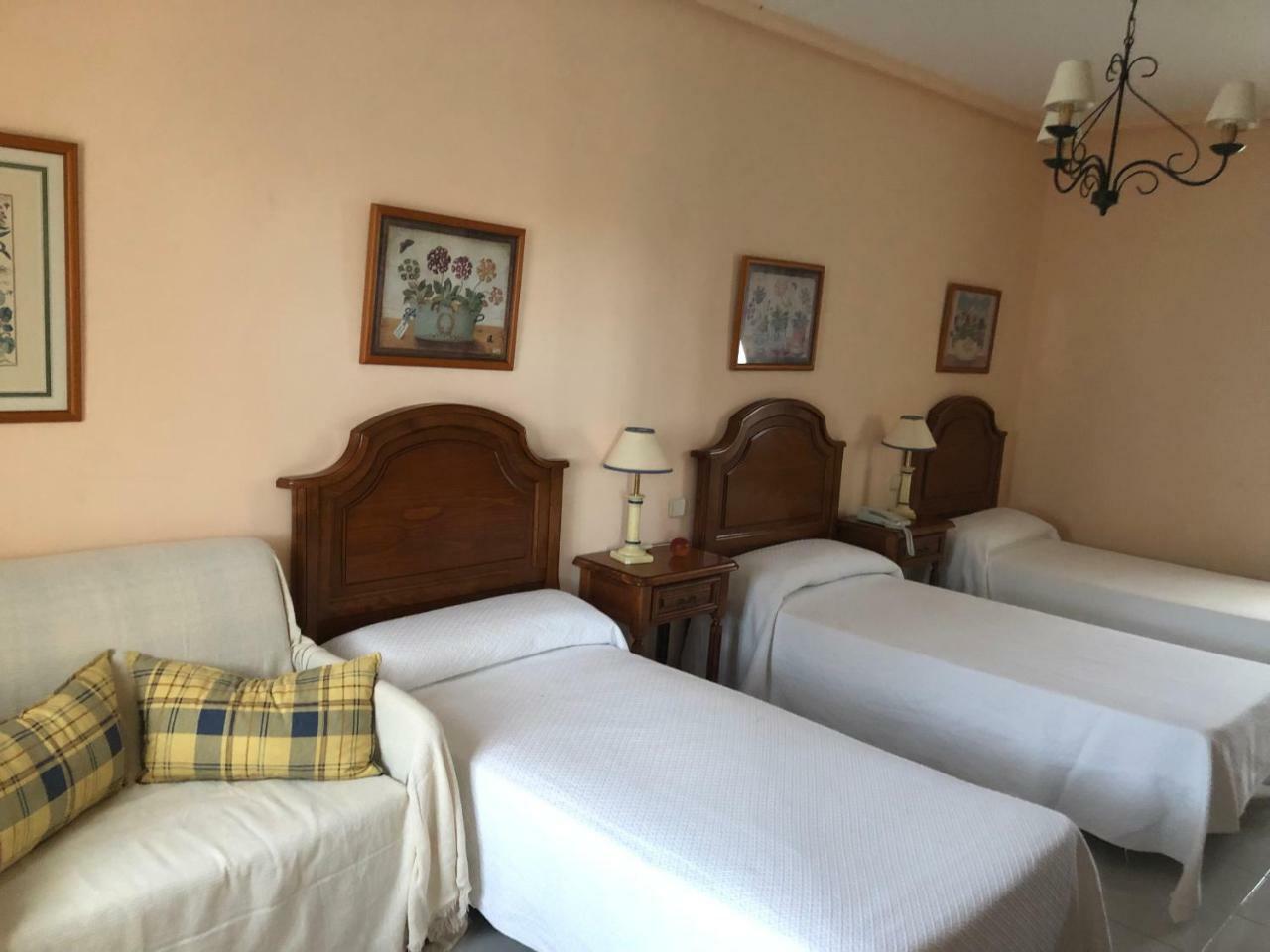 Hostal Las Paneras Avila Bagian luar foto