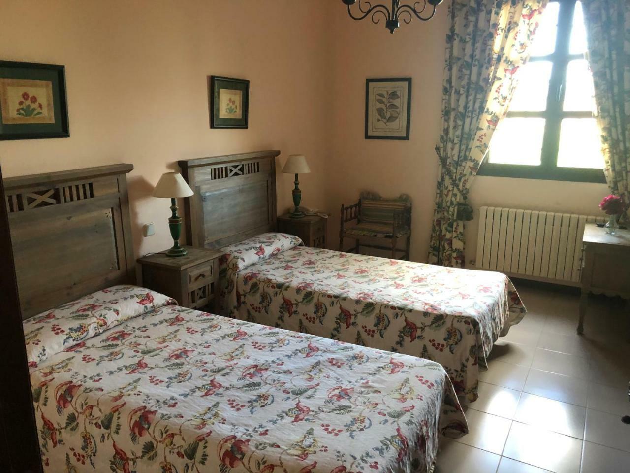 Hostal Las Paneras Avila Bagian luar foto
