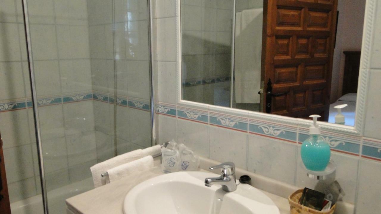 Hostal Las Paneras Avila Bagian luar foto