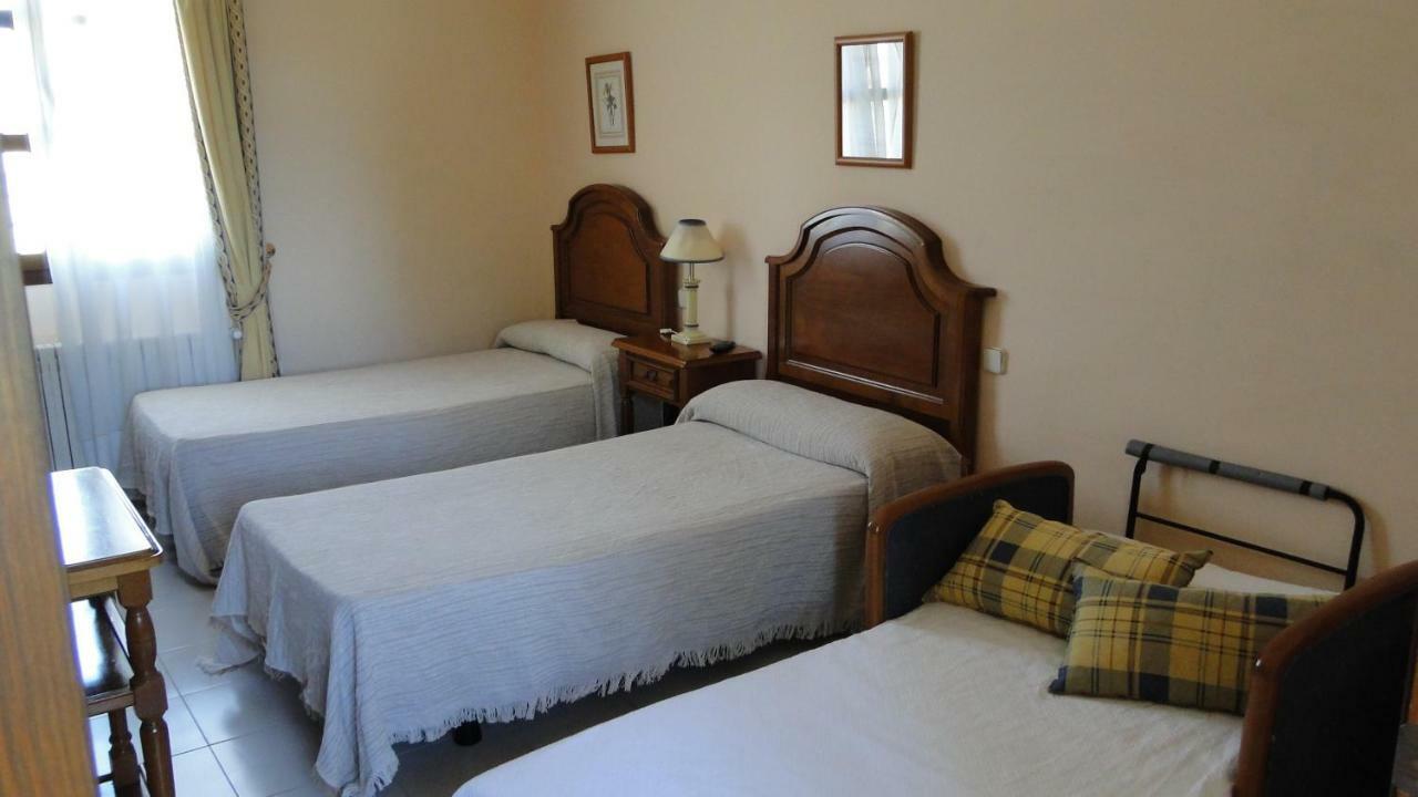 Hostal Las Paneras Avila Bagian luar foto