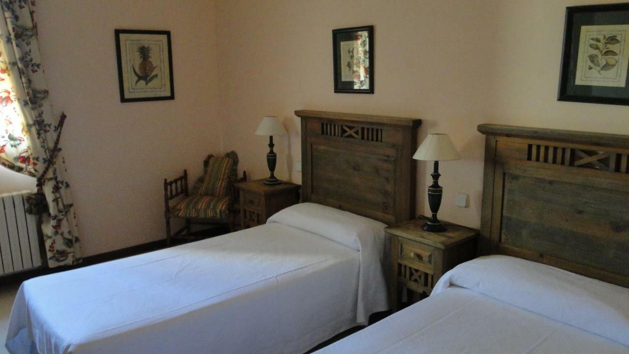Hostal Las Paneras Avila Bagian luar foto