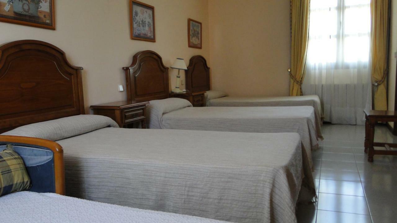 Hostal Las Paneras Avila Bagian luar foto